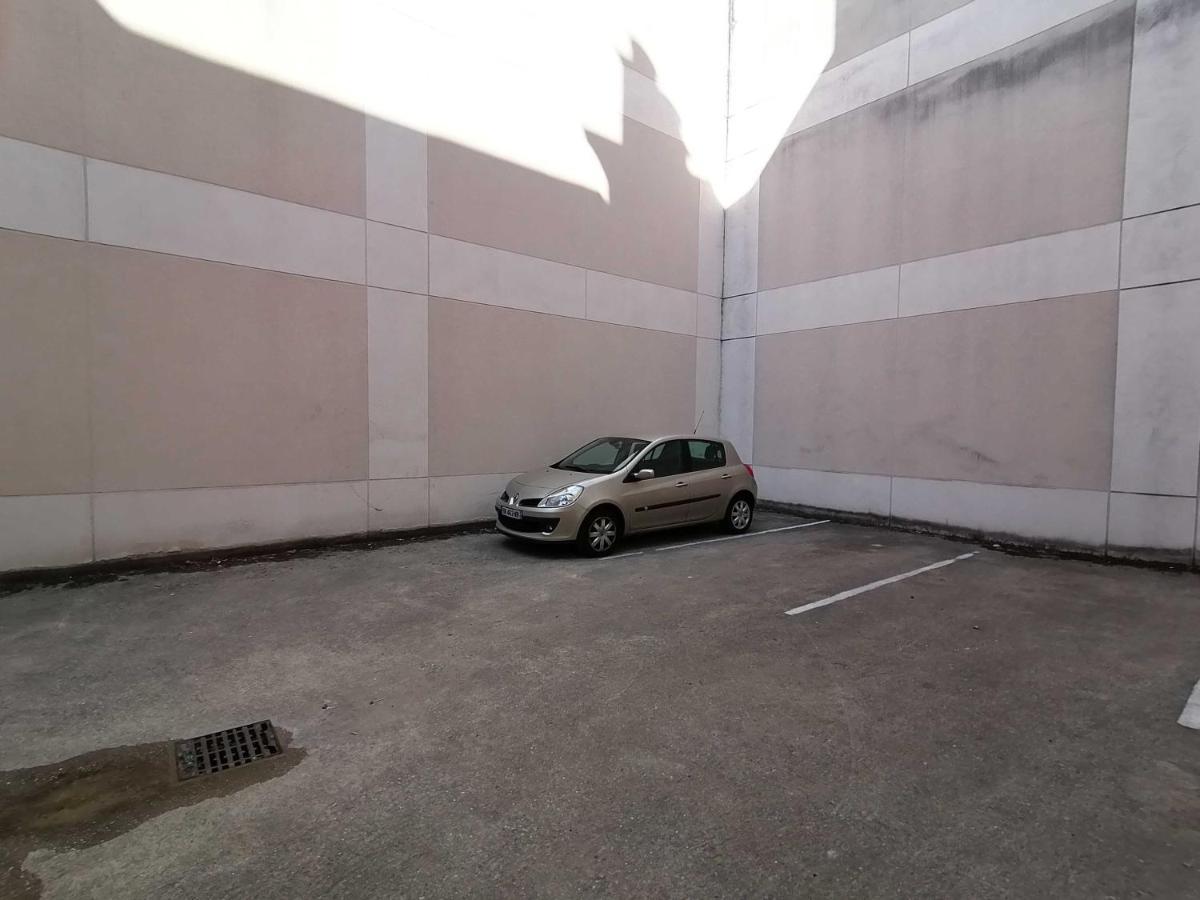 Apartamento Le Gambetta - T3 Standing Avec Parking, Wifi, Netflix Laval  Exterior foto